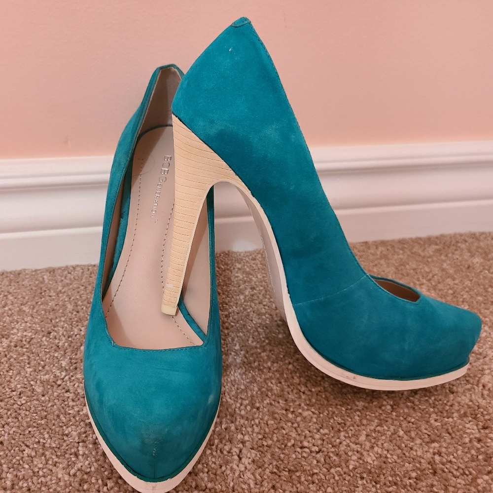 BCBG Turquoise faux suede  heels/pumps.